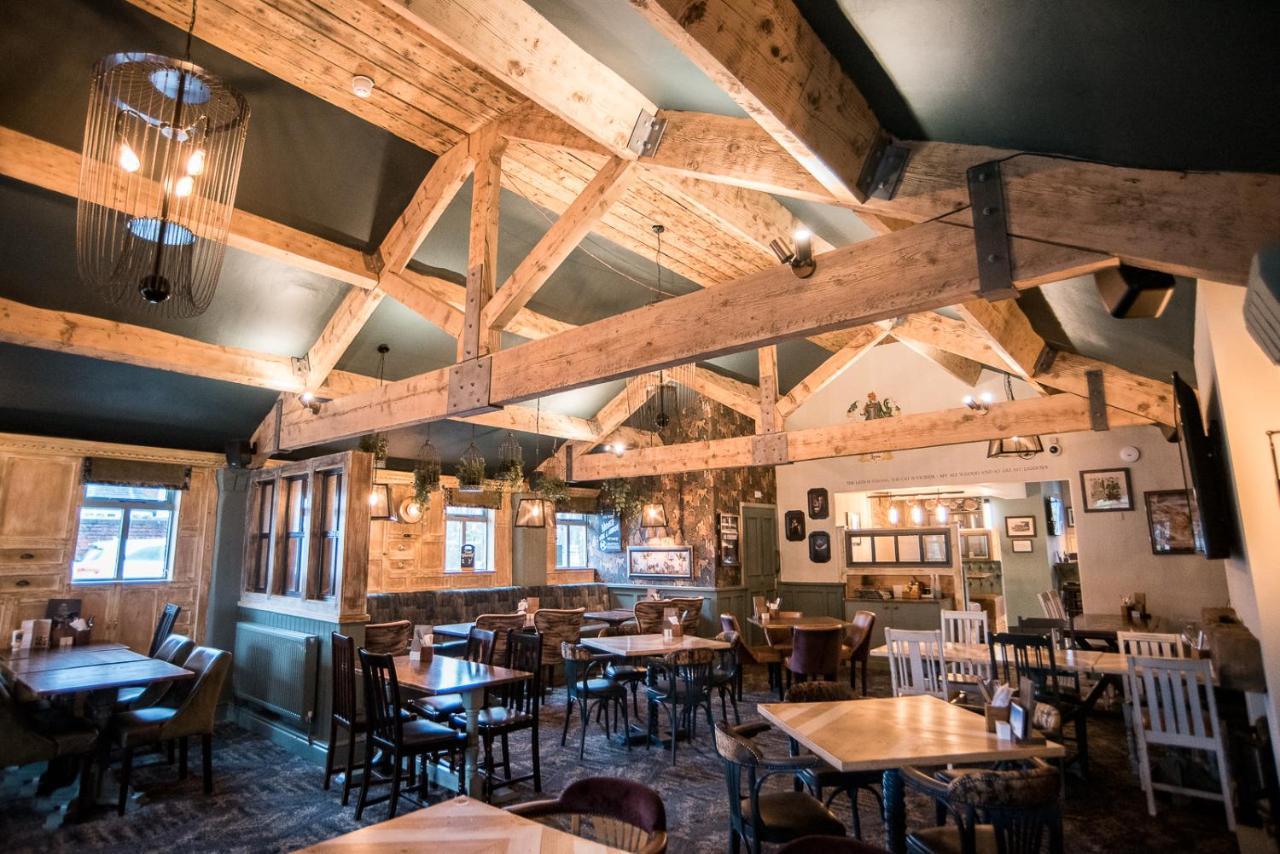 Cat & Lion Country Pub And Hotel Warrington  Exteriör bild