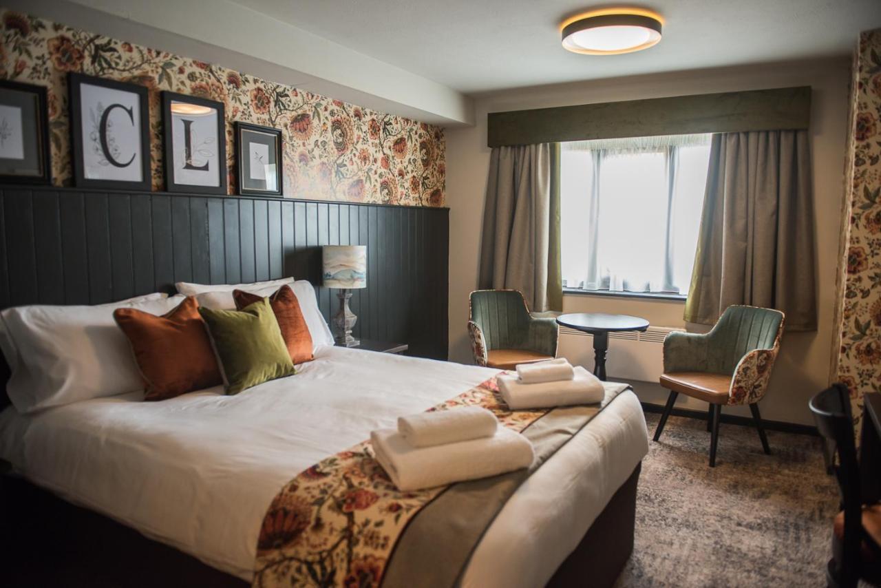 Cat & Lion Country Pub And Hotel Warrington  Exteriör bild