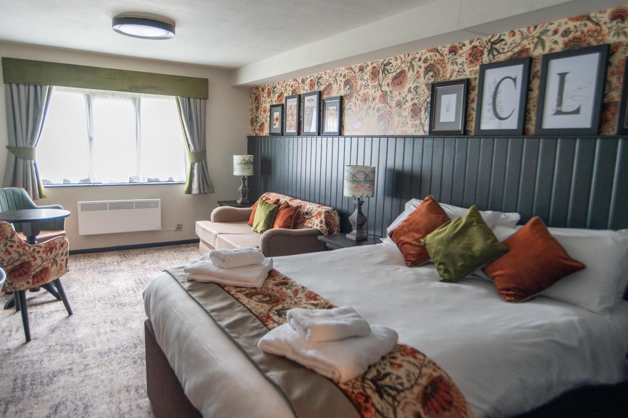 Cat & Lion Country Pub And Hotel Warrington  Exteriör bild